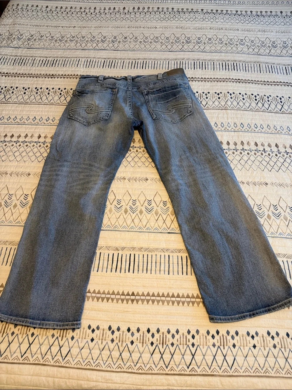Silver Jeans Men's Relaxed Fit Faded Blue Denim